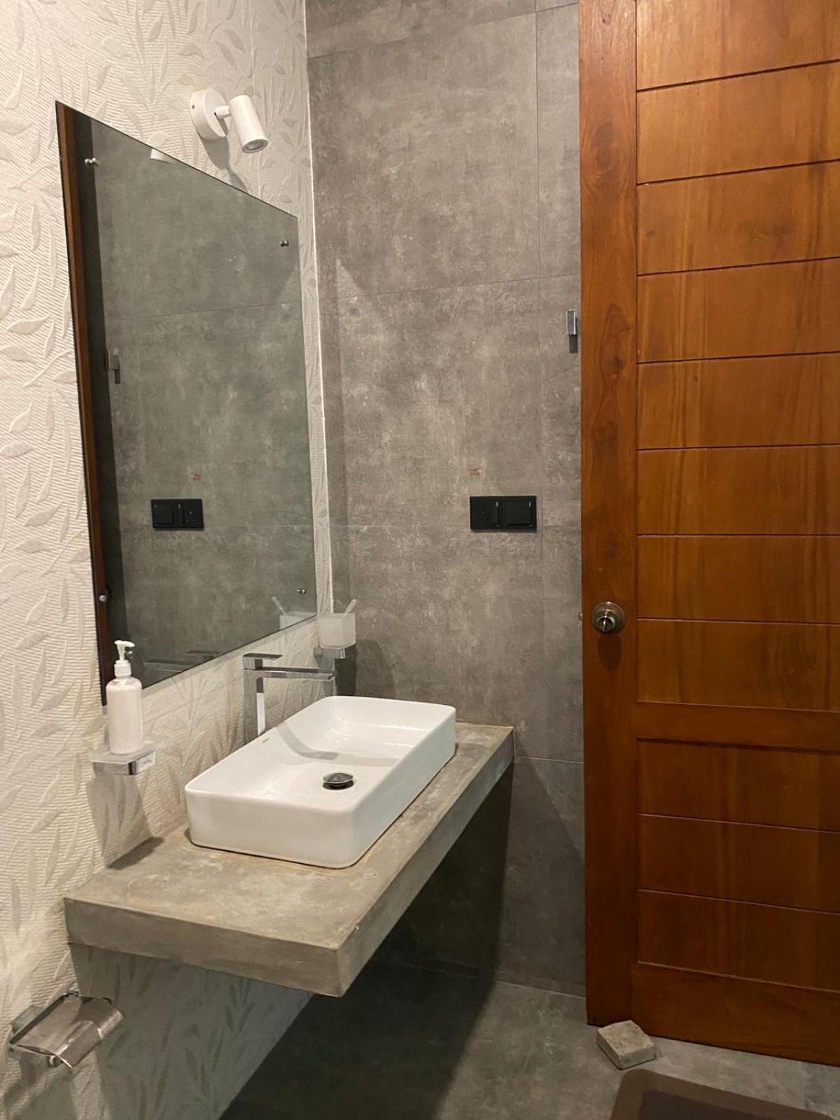 Lush Ayu Villa Ja-Ela Eksteriør bilde